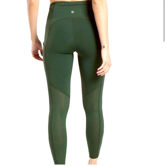 NWT Athleta ULTIMATE RUN 7/8 TIGHT
LEGGING 7/8 DE COURSE ULTIMATE - Picture 2 of 10